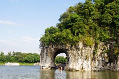 桂林象鼻山 叠彩山 伏波山 刘三姐大观园纯玩一日游 体验民俗风情生活